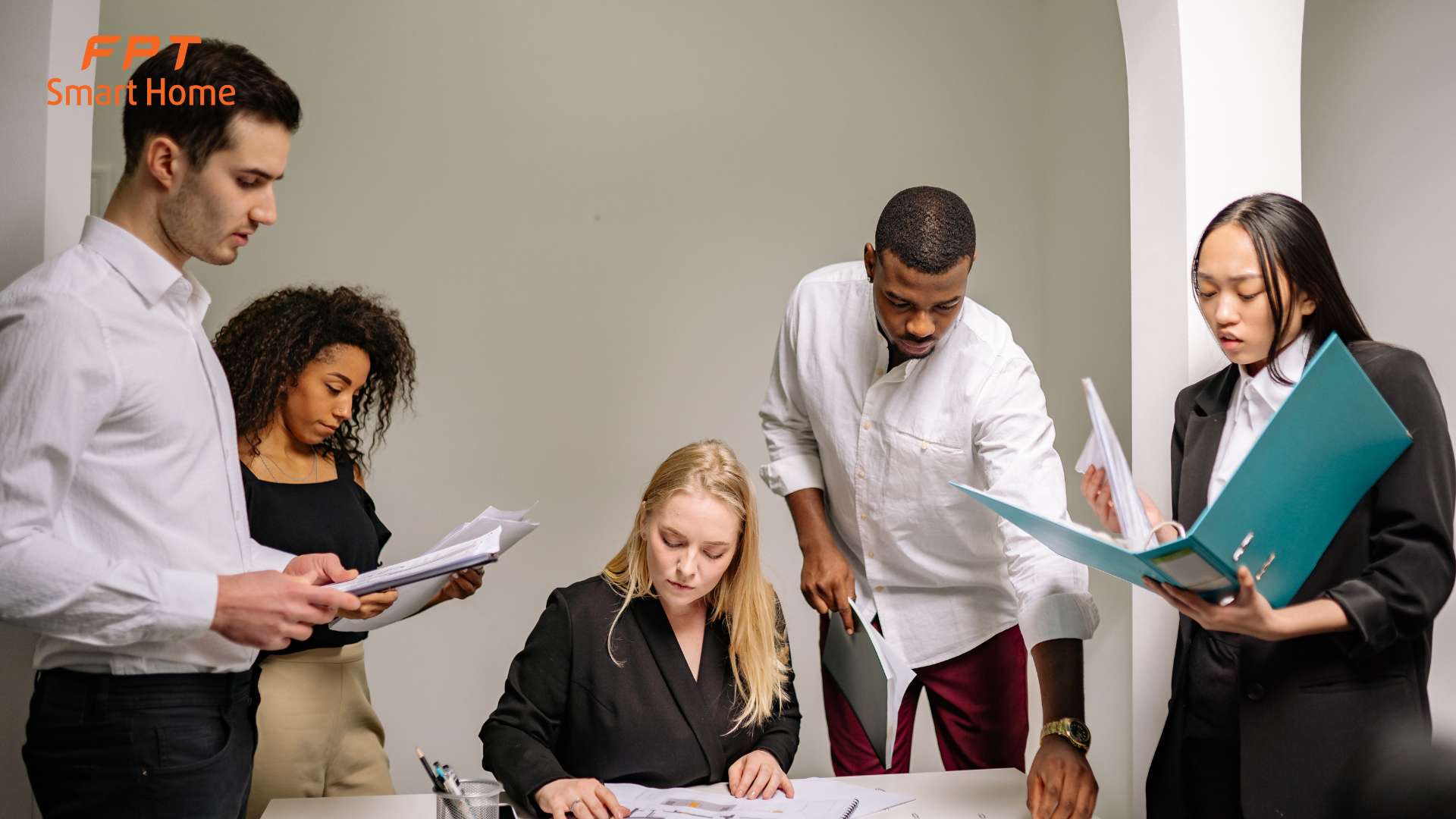 Công tắc cảm ứng thông minh phù hợp người bận rộn