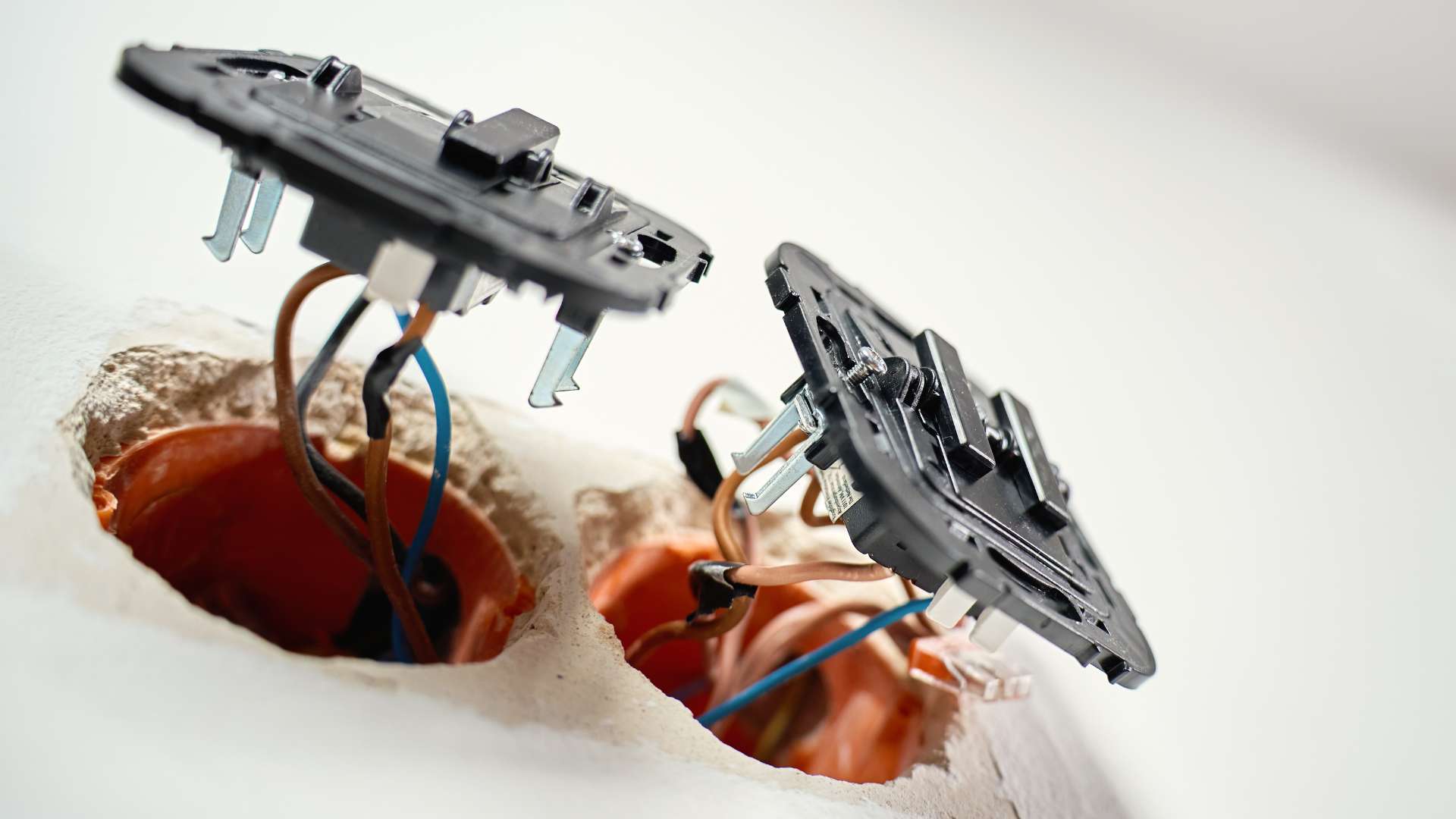 Sự cố điện khi lắp camera an ninh