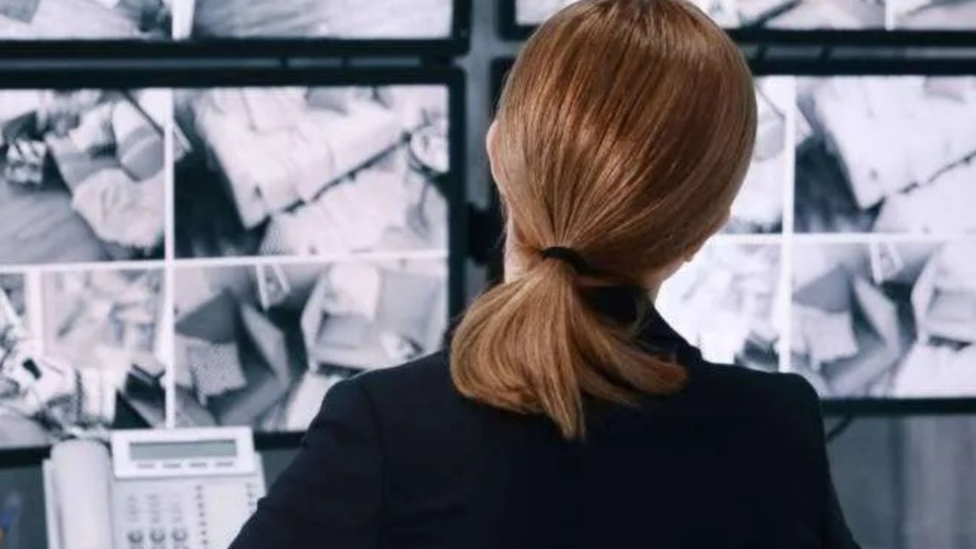 Lợi ích của tính năng nhận diện người trên Camera AI là Theo dõi ngôi nhà từ xa dễ dàng